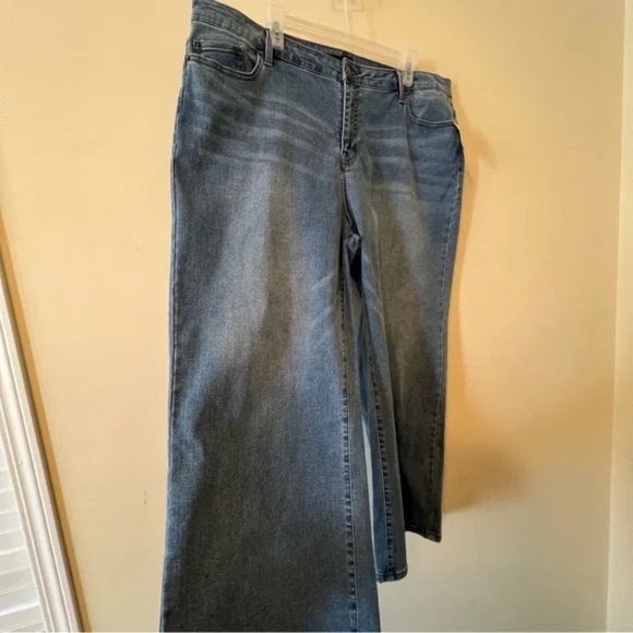 NWOT Daily Thread 20W High Rise Cropped Wide Leg Jeans - Picture 2 of 6